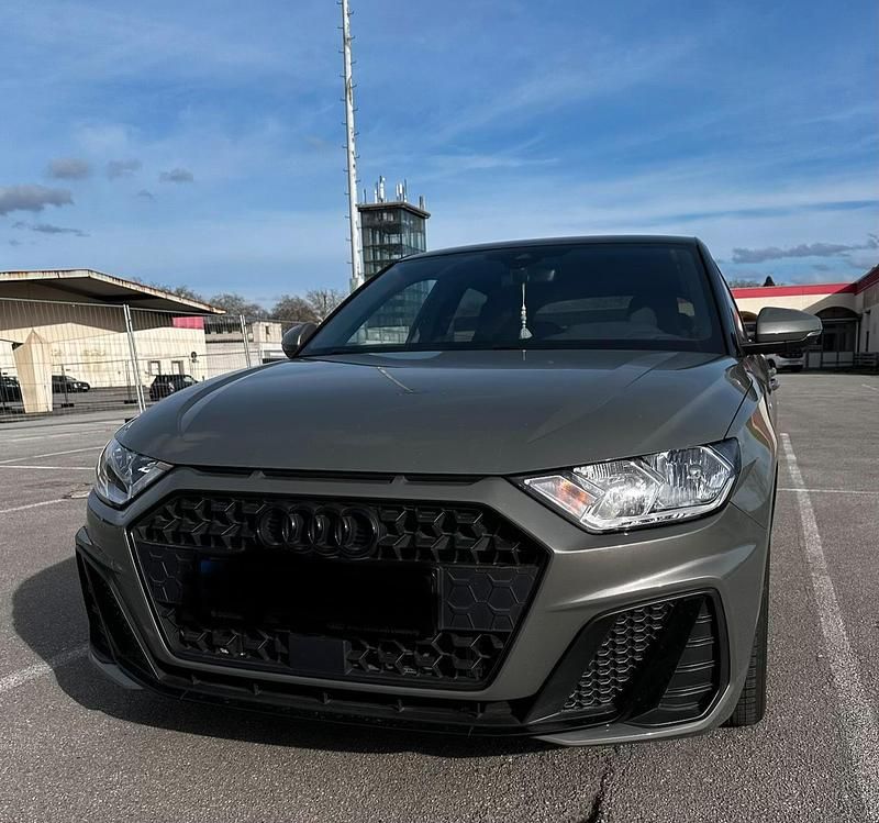 Gebraucht Audi A1 S-Line 150 PS (110 kW) 2024 Grau SUV
