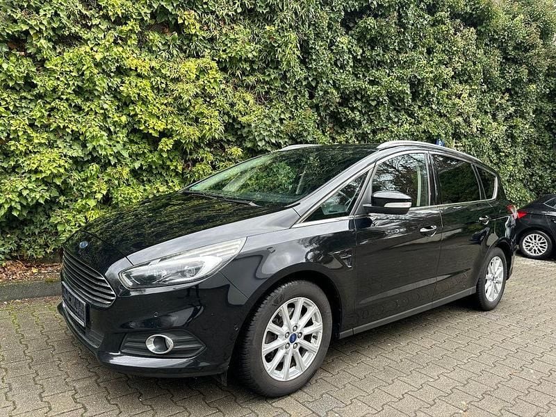 Gebraucht Ford S-MAX Titanium 179 PS (131 kW) 2016 Schwarz Van / Kleinbus