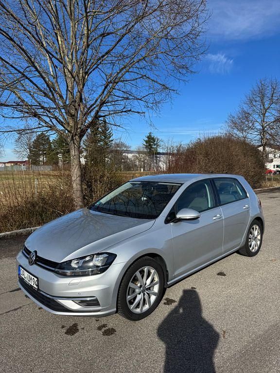 Gebraucht VW Golf VII Comfortline 116 PS (85 kW) 2019 Silber Limousine