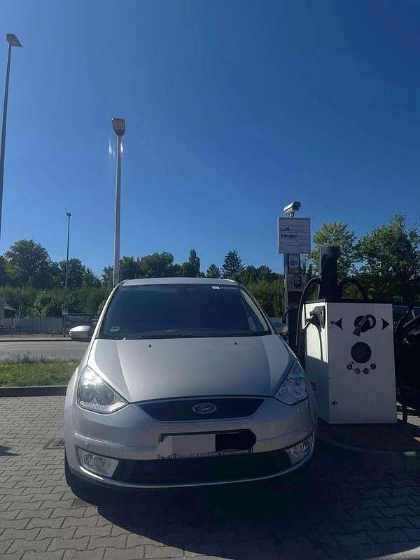 Gebraucht Ford Galaxy Ghia 140 PS (102 kW) 2009 Van / Kleinbus