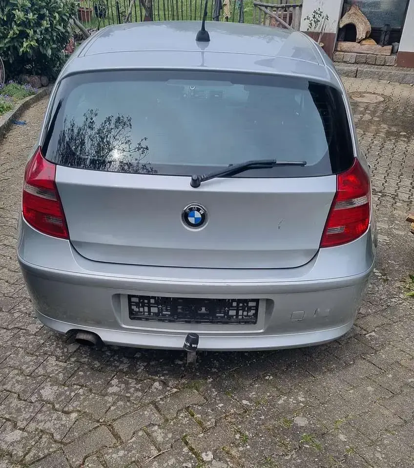 Usata BMW 118 143 CV (105 kW) 2009 Argento Utilitaria
