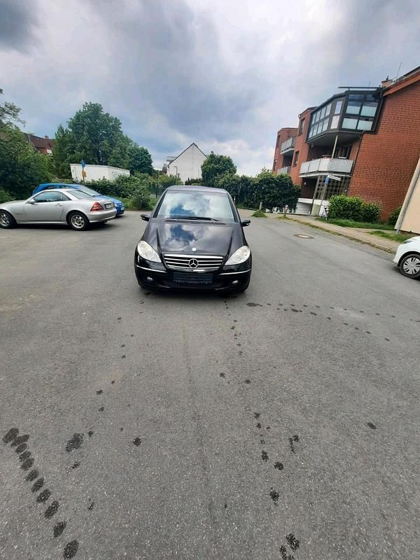 Schwarz Gebraucht 2004 Mercedes A180 Avantgarde Kleinwagen | 2.300 € (Fairer Preis) - Bild 1/4