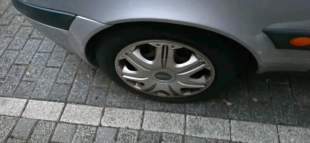 Gebraucht Ford Fiesta 75 PS (55 kW) 2001 Silber Kleinwagen