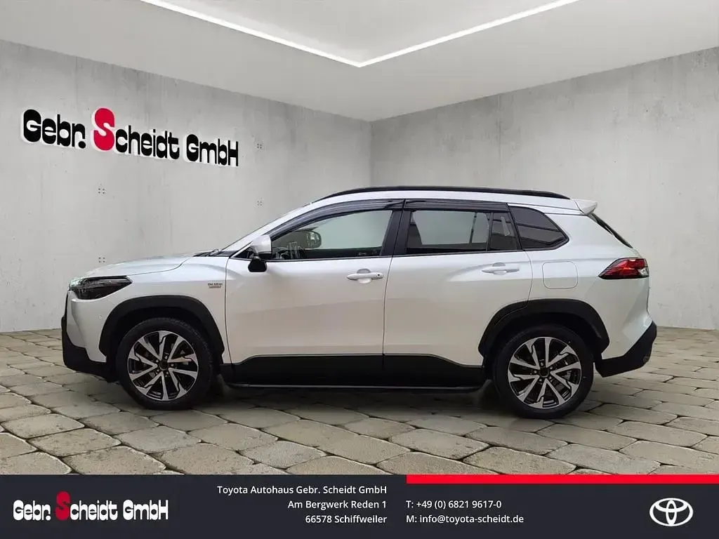 Gebraucht Toyota Corolla Cross Basis 197 PS (144 kW) 2023 Weiß SUV