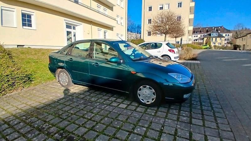 Usata Ford Focus 115 CV (84 kW) 2002 Verde Utilitaria