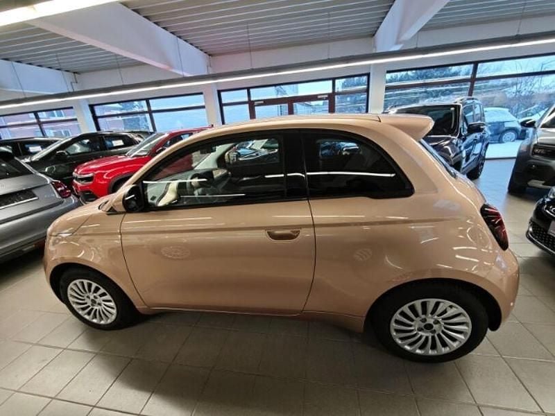 Gebraucht Fiat 500e 86 kW (118 PS) 2023 Rose gold) (gold Kleinwagen