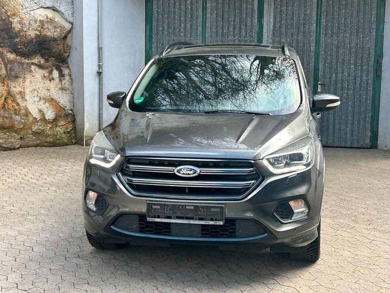 Gebraucht Ford Kuga ST-Line 150 PS (110 kW) 2018 Grau SUV