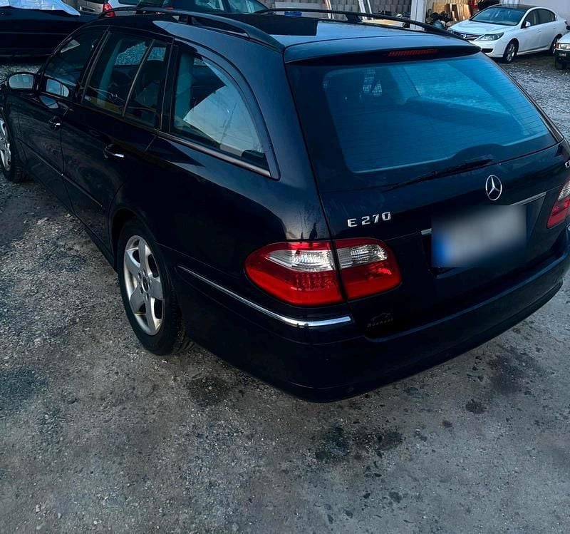 Gebraucht Mercedes E270 Avantgarde 177 PS (130 kW) 2005 Blau Kombi
