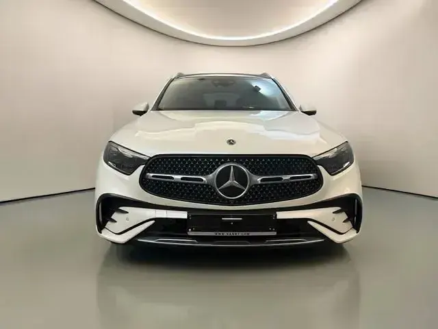 Gebraucht Mercedes GLC220 AMG 197 PS (144 kW) 2023 Weiß SUV