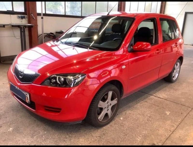 Rot Gebraucht 2007 Mazda 2 Active Kleinwagen | 2.790 € (Fairer Preis) - Bild 1/4