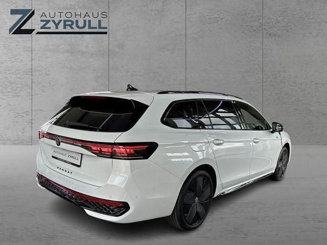 Gebraucht VW Passat R-line 150 PS (110 kW) 2024 Weiß Kombi