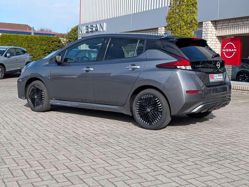 Gebraucht Nissan Leaf Tekna 160 kW (218 PS) 2024 Gun metallic (m) Kleinwagen