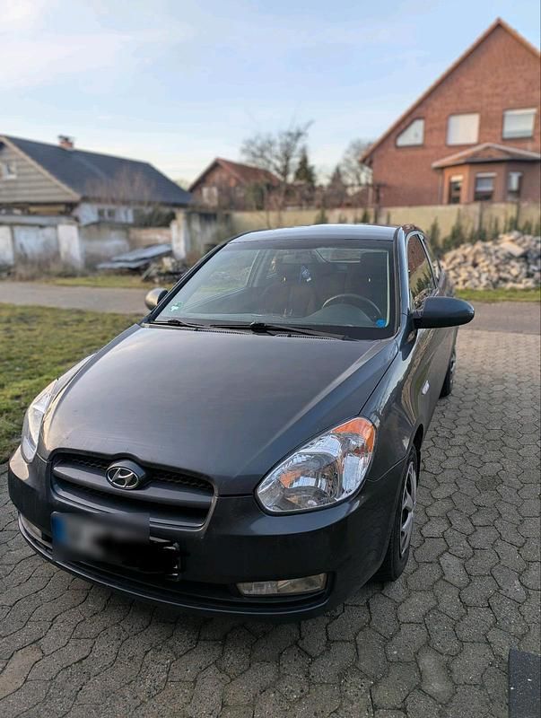 Gebraucht Hyundai Accent 97 PS (71 kW) 2007 Grau Kleinwagen