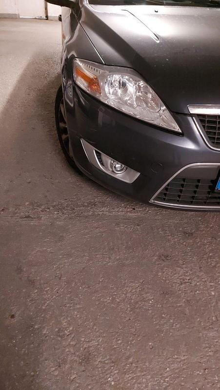 Gebraucht Ford Mondeo Ambiente 125 PS (91 kW) 2010 Grau Kombi