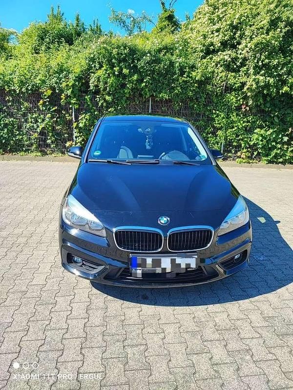 Gebraucht 2016 BMW 218 Gran Tourer Advantage Van / Kleinbus | 14.900 € (Teuer) - Bild 1/4