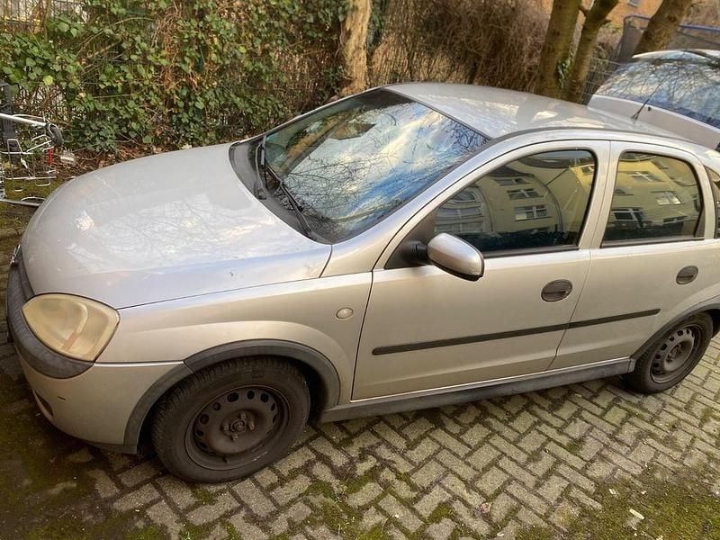 Gebraucht Opel Corsa 75 PS (55 kW) 2002 Silber Kleinwagen