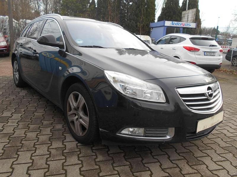 Gebraucht Opel Insignia Design Edition 160 PS (117 kW) 2011 Karbonschw graphitschw midnigh Kombi