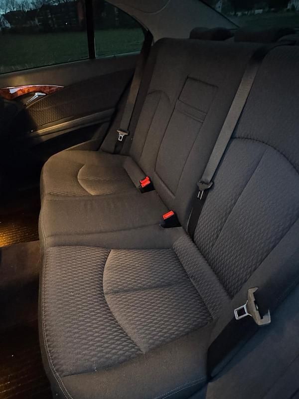 Gebraucht Mercedes E240 177 PS (130 kW) 2002 Silber Limousine