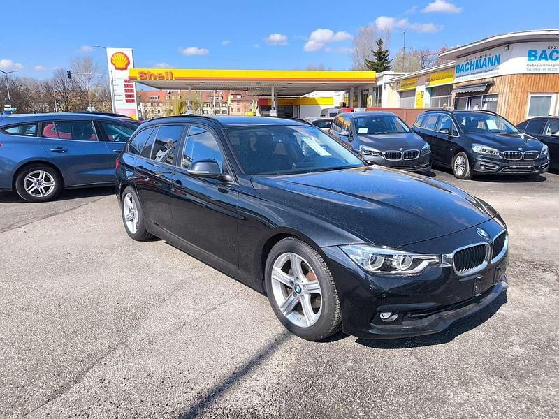 Gebraucht BMW 320 Advantage 184 PS (135 kW) 2019 Black sapphire metallic Kombi