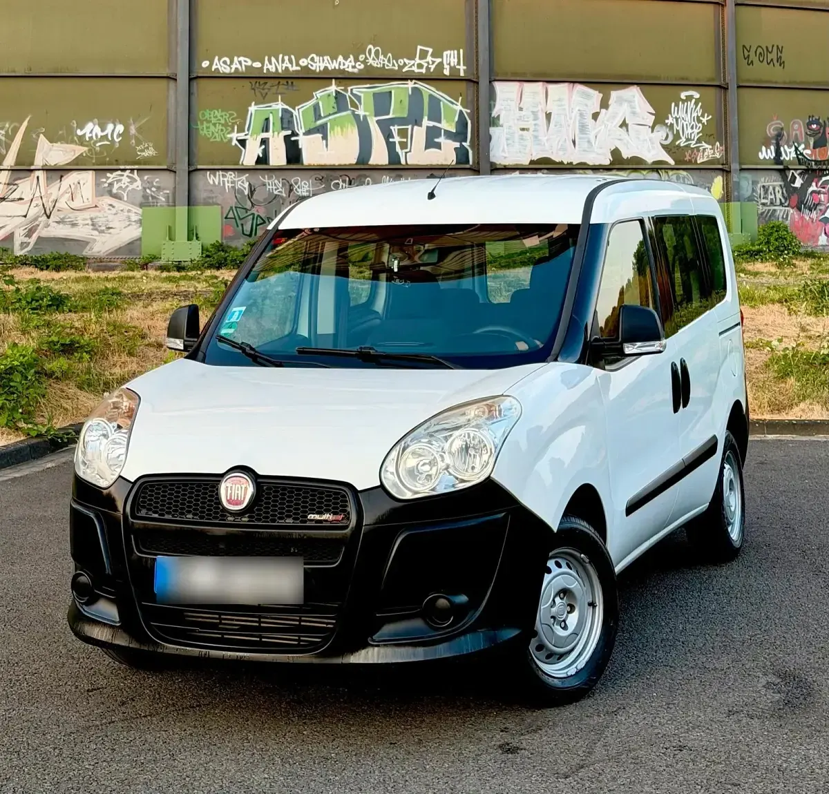Gebraucht Fiat Doblò 90 PS (66 kW) 2010 Weiß Van / Kleinbus