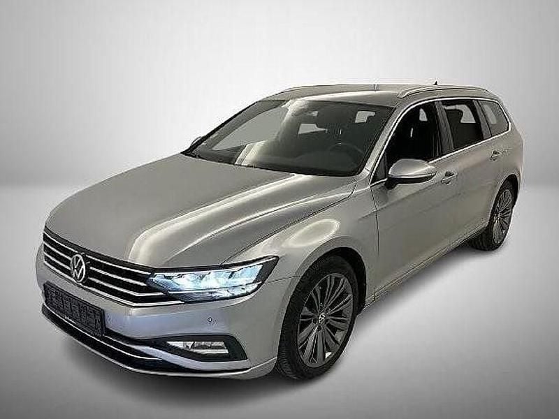 Silber Gebraucht 2022 VW Passat Business Kombi | 19.999 € (Guter Preis) - Bild 1/3