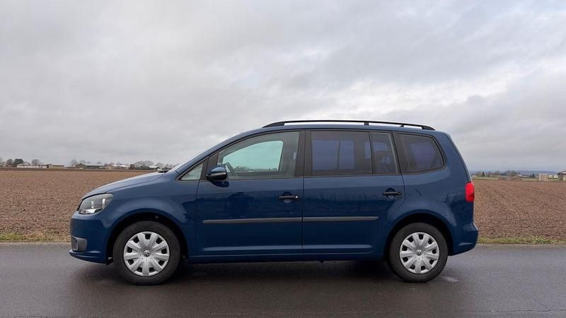 Gebraucht VW Touran Trendline 105 PS (77 kW) 2012 Blau Van / Kleinbus