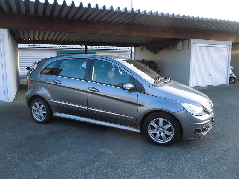 Gebraucht Mercedes B200 140 PS (102 kW) 2006 Grau Van / Kleinbus