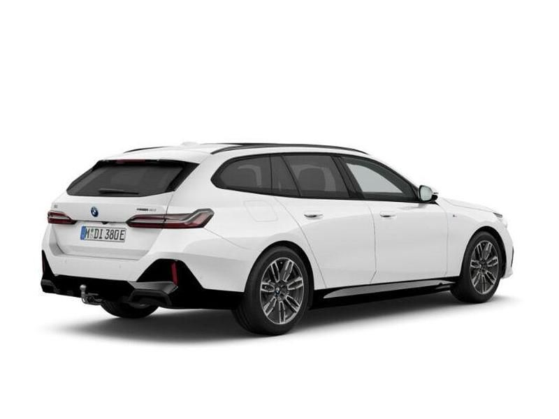 Gebraucht BMW i5 M Sport 289 kW (394 PS) 2025 Alpinweiss iii (weiß) Kombi