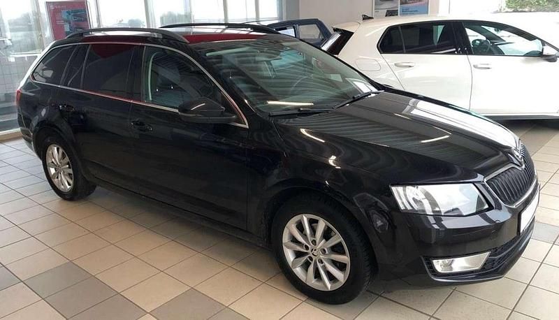 Gebraucht Skoda Octavia Style 110 PS (80 kW) 2015 Cerna magic/black magic Kombi