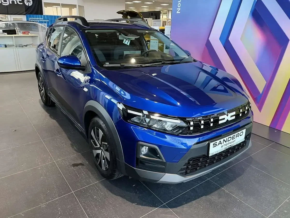 Neu Dacia Sandero Journey 110 PS (80 kW) 2025 Grau Kleinwagen