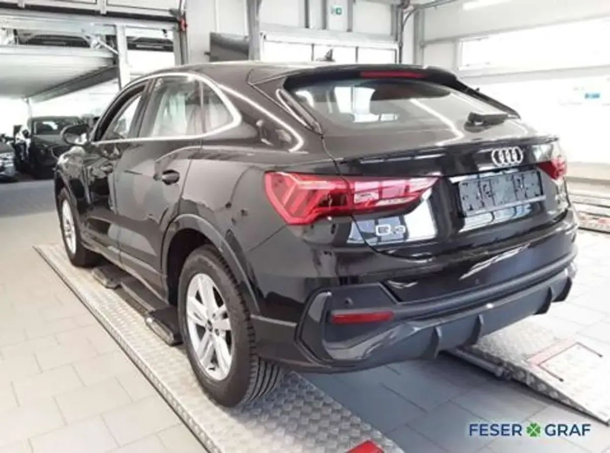 Gebraucht Audi Q3 Sportback Ambiente 245 PS (180 kW) 2023 Schwarz SUV