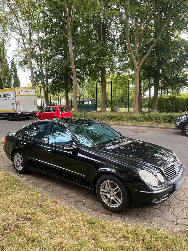 Gebraucht Mercedes E320 Avantgarde 224 PS (164 kW) 2006 Schwarz Limousine