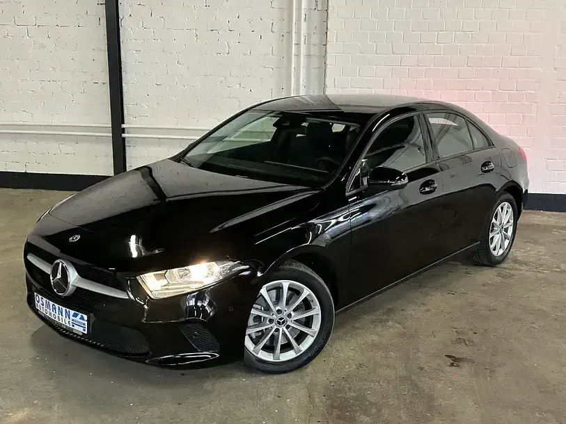 Gebraucht Mercedes A250 160 PS (117 kW) 2022 Schwarz Limousine