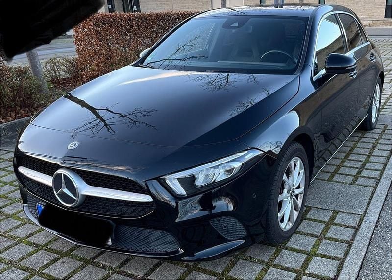 Gebraucht Mercedes A250 224 PS (164 kW) 2018 Schwarz Limousine