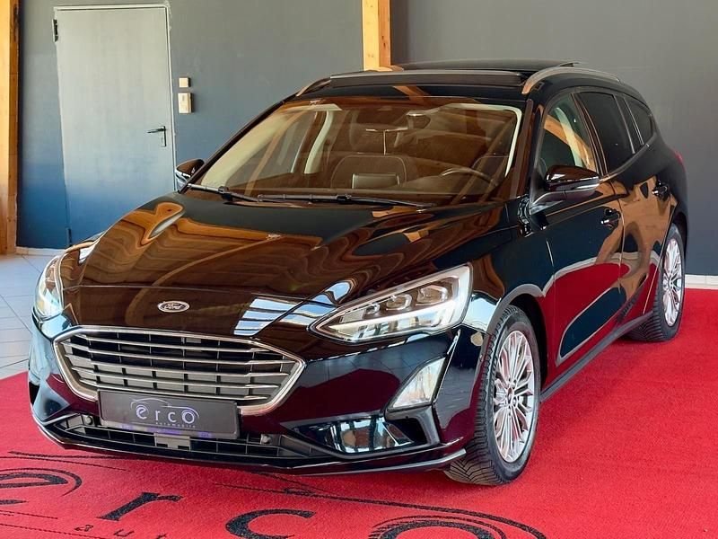 Gebraucht Ford Focus Titanium 125 PS (91 kW) 2019 Schwarz Kombi