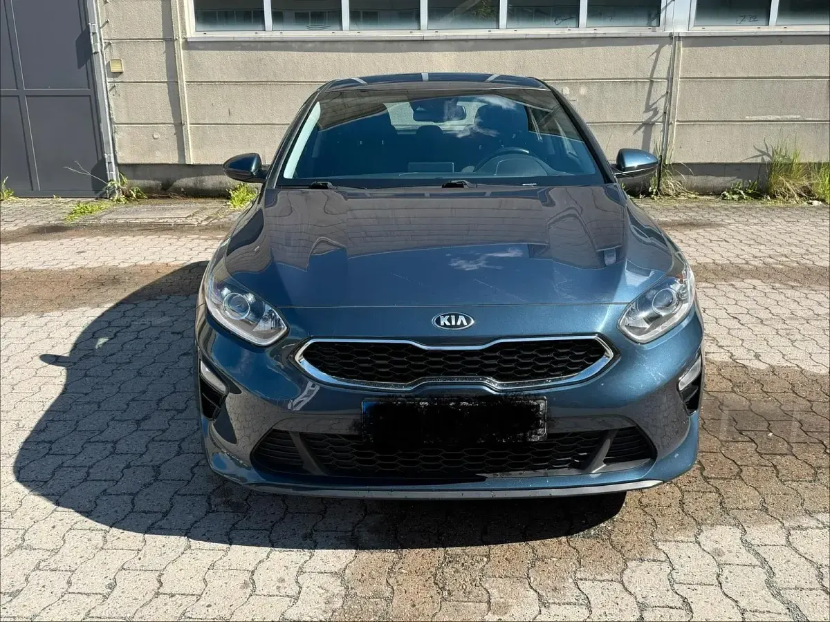 Gebraucht Kia Ceed Edition 7 99 PS (72 kW) 2018 Blau Kleinwagen
