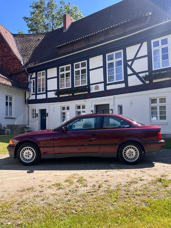 Gebraucht BMW 316 102 PS (75 kW) 1994 Rot Coupé