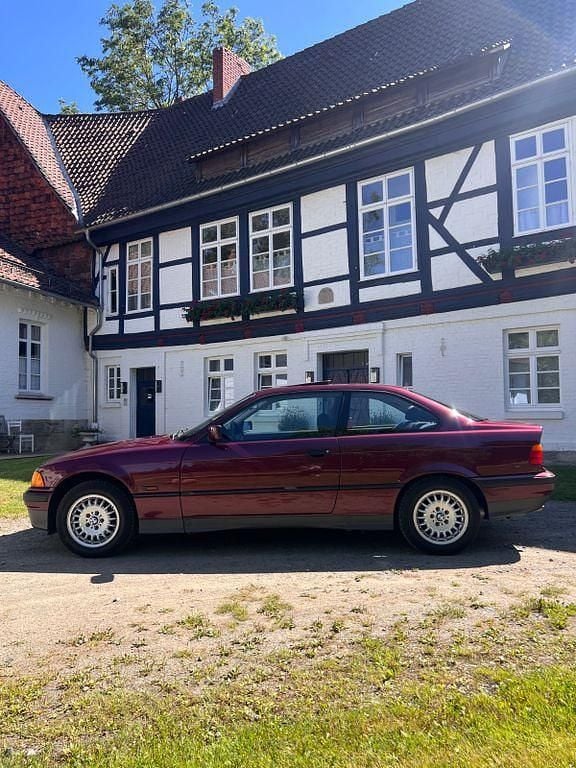 Rot Gebraucht 1994 BMW 316 Coupé | 7.000 € - Bild 1/4