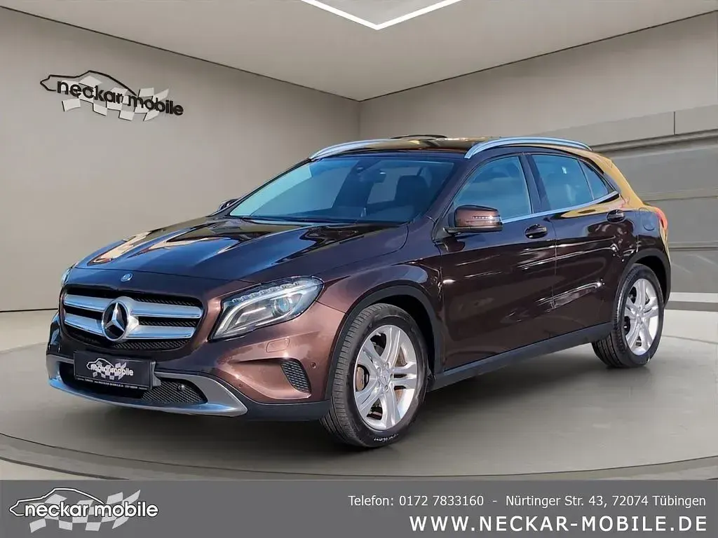 Gebraucht Mercedes GLA200 156 PS (114 kW) 2015 Orientbraun  lack SUV