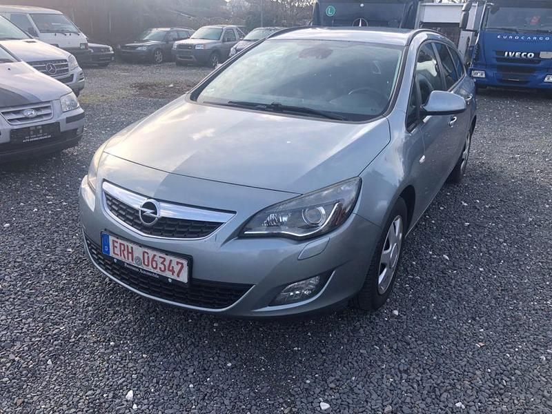 Silber Gebraucht 2011 Opel Astra Design Edition Kombi | 1.750 € (Superpreis) - Bild 1/4