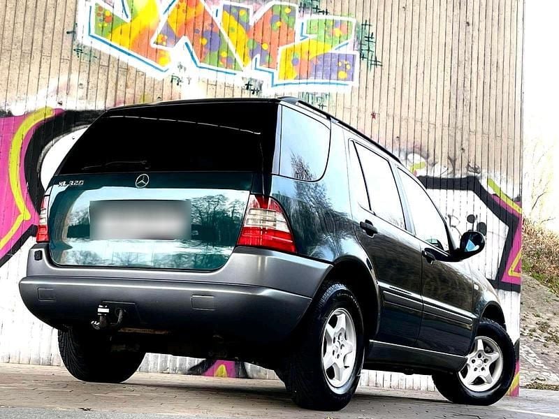Gebraucht Mercedes ML320 218 PS (160 kW) 1999 Grün SUV