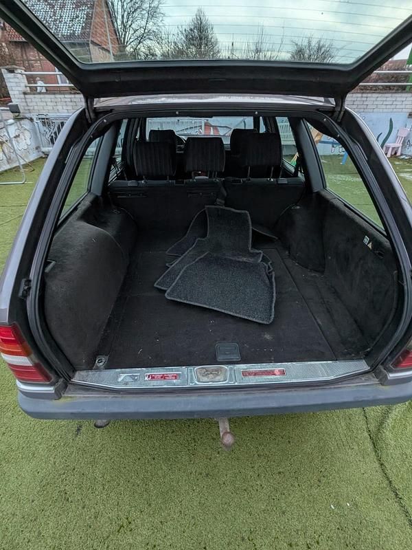 Gebraucht Mercedes 300 81 PS (59 kW) 1992 Beige Kombi