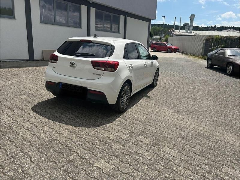 Gebraucht Kia Rio Platinum 120 PS (88 kW) 2021 Weiß Limousine