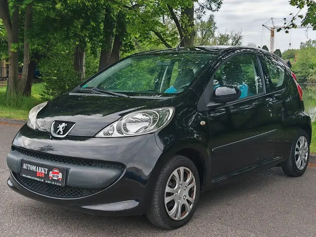 Gebraucht Peugeot 107 Urban Move 68 PS (50 kW) 2008 Schwarz Kleinwagen