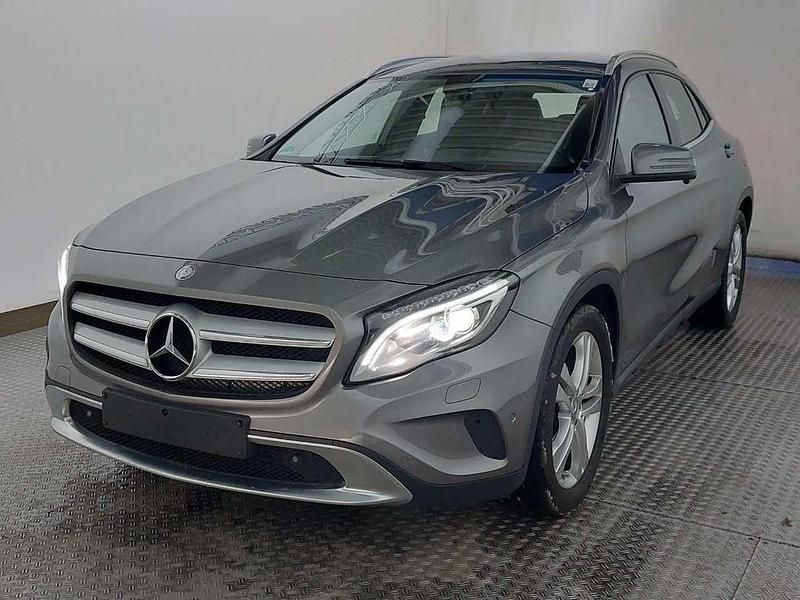 Gebraucht Mercedes GLA220 Urban 170 PS (125 kW) 2015 Grau SUV