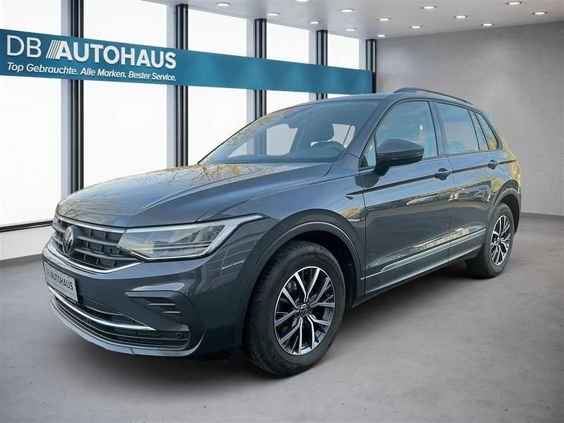 Grau Gebraucht 2023 VW Tiguan Life SUV | 21.790 € (Superpreis) - Bild 1/4