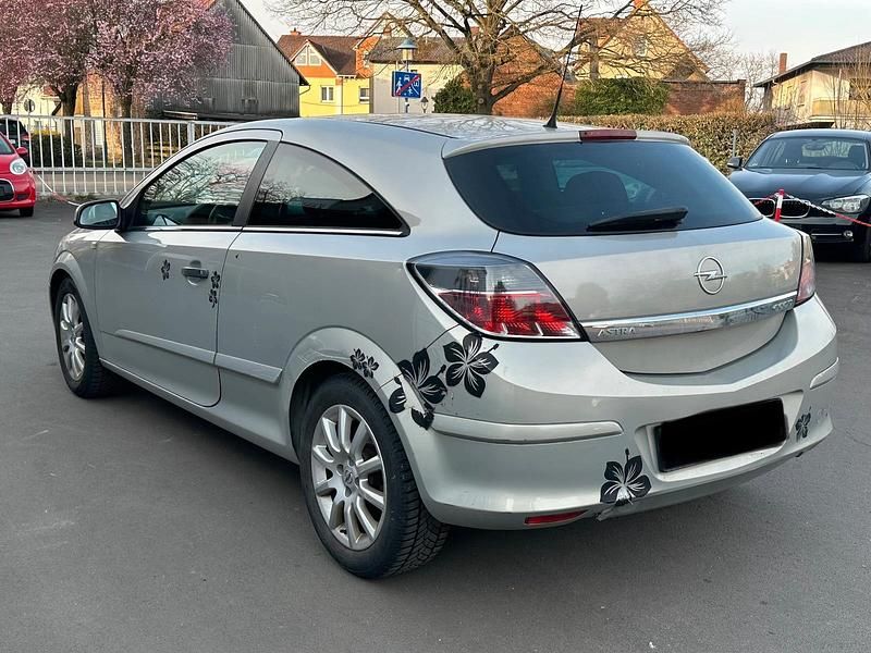 Gebraucht Opel Astra GTC 90 PS (66 kW) 2009 Coupé