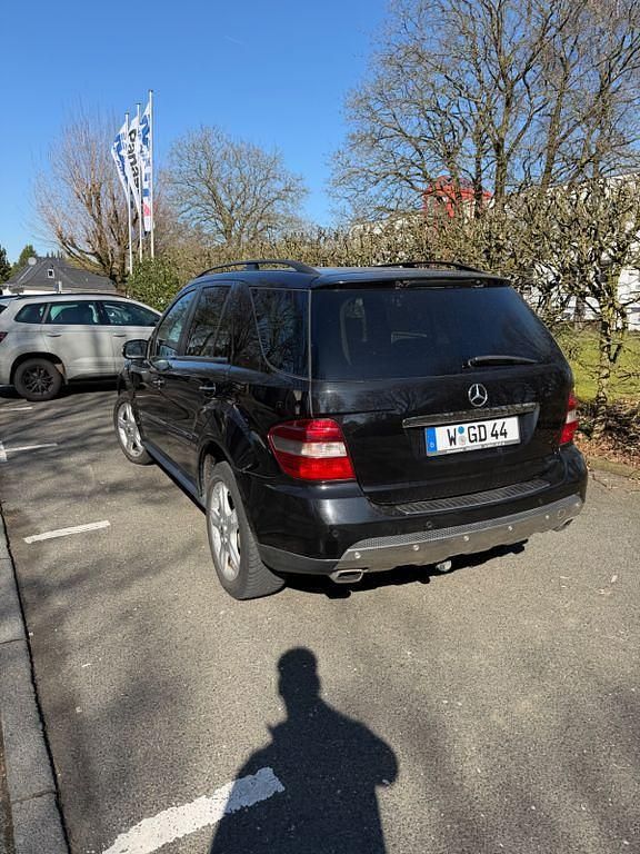 Gebraucht Mercedes ML280 190 PS (139 kW) 2008 Schwarz SUV