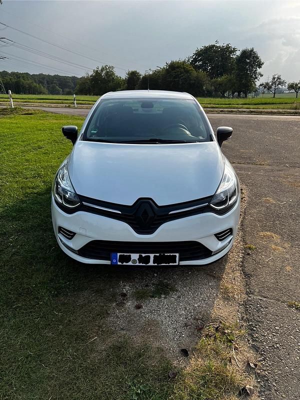 Weiß Gebraucht 2019 Renault Clio IV LIMITED Kleinwagen | 8.000 € - Bild 1/4