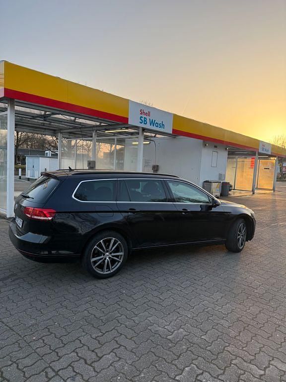 Gebraucht VW Passat Trendline 150 PS (110 kW) 2016 Schwarz Kombi